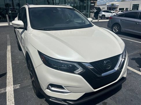 Used 2021 Nissan Rogue Sport SL w/ Premium Package FWD image 2