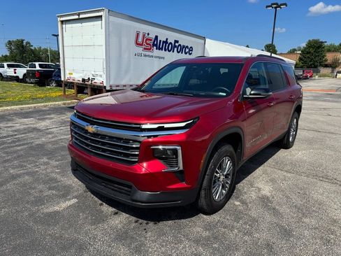 Used 2025 Chevrolet Traverse LT w/ LPO, Floor Liner Package AWD/4WD image 3