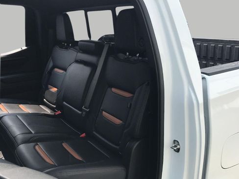 Certified 2024 GMC Sierra 1500 AT4 w/ AT4 Preferred Package AWD/4WD image 39