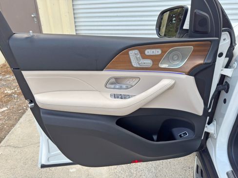 Used 2023 Mercedes-Benz GLS 450 4MATIC image 52