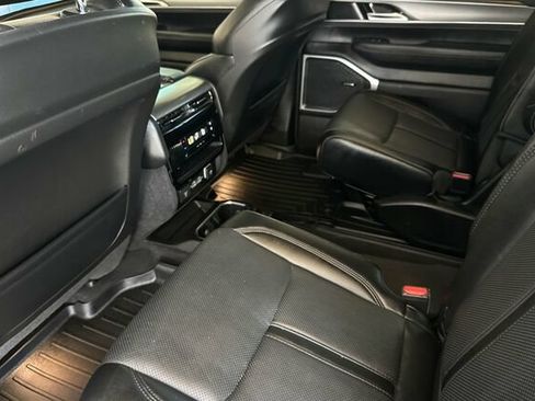 Certified 2023 Jeep Wagoneer Series II AWD/4WD image 9