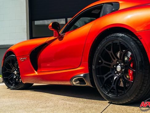 Used 2015 Dodge Viper w/ Quick Order Package 22J GT RWD image 35