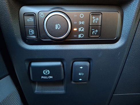 Certified 2023 Ford F150 Platinum w/ Equipment Group 701A High image 28