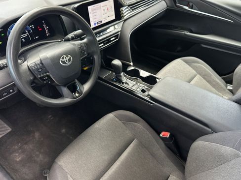 Used 2025 Toyota Camry LE FWD image 10
