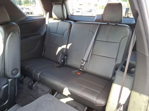 Used 2023 Chevrolet Traverse RS AWD/4WD image 14