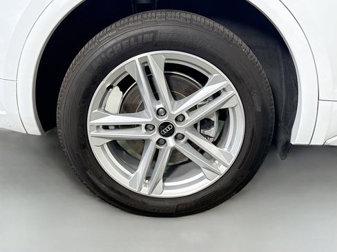 Used 2021 Audi Q5 e Premium Plus w/ Premium Plus Package AWD/4WD image 33