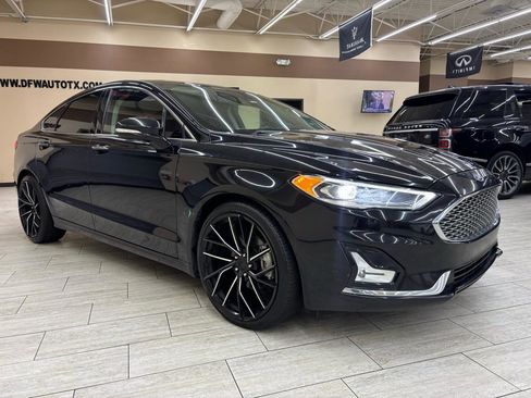Used 2019 Ford Fusion Titanium AWD/4WD image 12