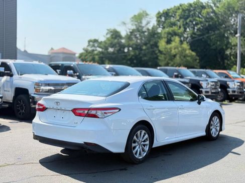 Used 2018 Toyota Camry LE FWD image 5