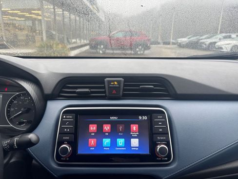 Used 2025 Nissan Versa SV image 20