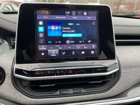 Certified 2022 Jeep Compass Latitude image 12