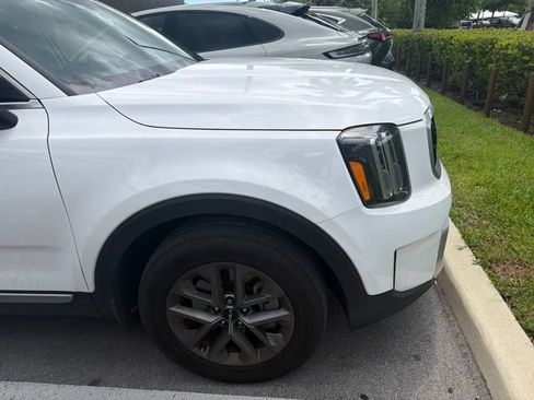 Used 2025 Kia Telluride LX FWD image 4
