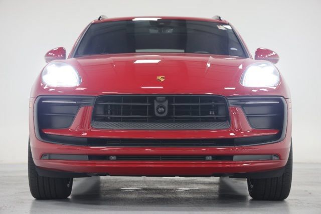 Used 2025 Porsche Macan AWD/4WD image 2