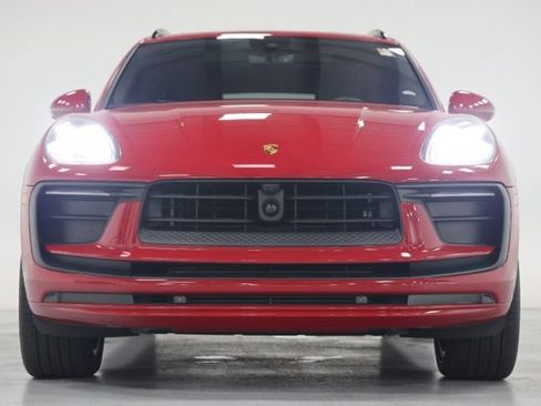 Used 2025 Porsche Macan AWD/4WD image 2
