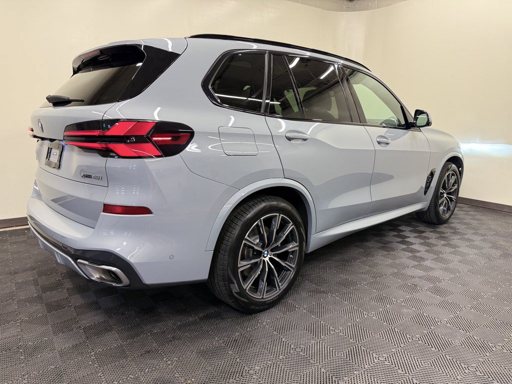 Used 2024 BMW X5 xDrive40i w/ M Sport Package AWD/4WD image 8