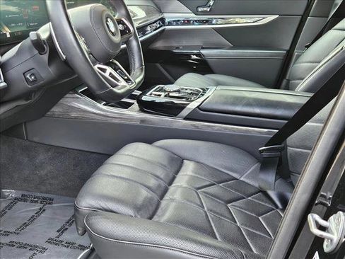 Used 2025 BMW 740i xDrive 740i xDrive image 16