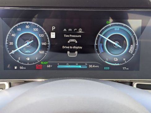 Used 2025 Hyundai Elantra Limited FWD image 9