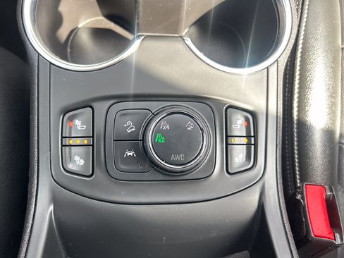 Used 2024 GMC Terrain SLT AWD/4WD image 28