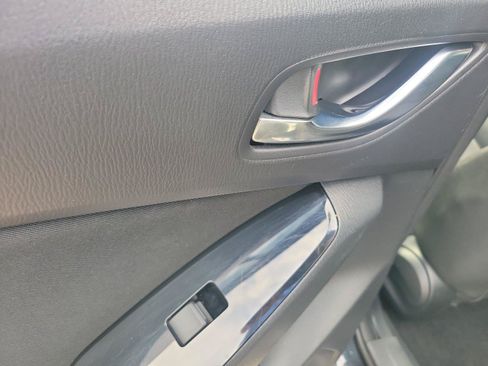 Used 2018 MAZDA MAZDA3 Sport FWD image 16