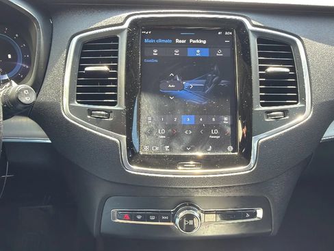 Used 2023 Volvo XC90 B5 Core AWD/4WD image 18