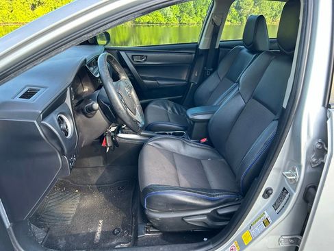 Used 2019 Toyota Corolla SE FWD image 15
