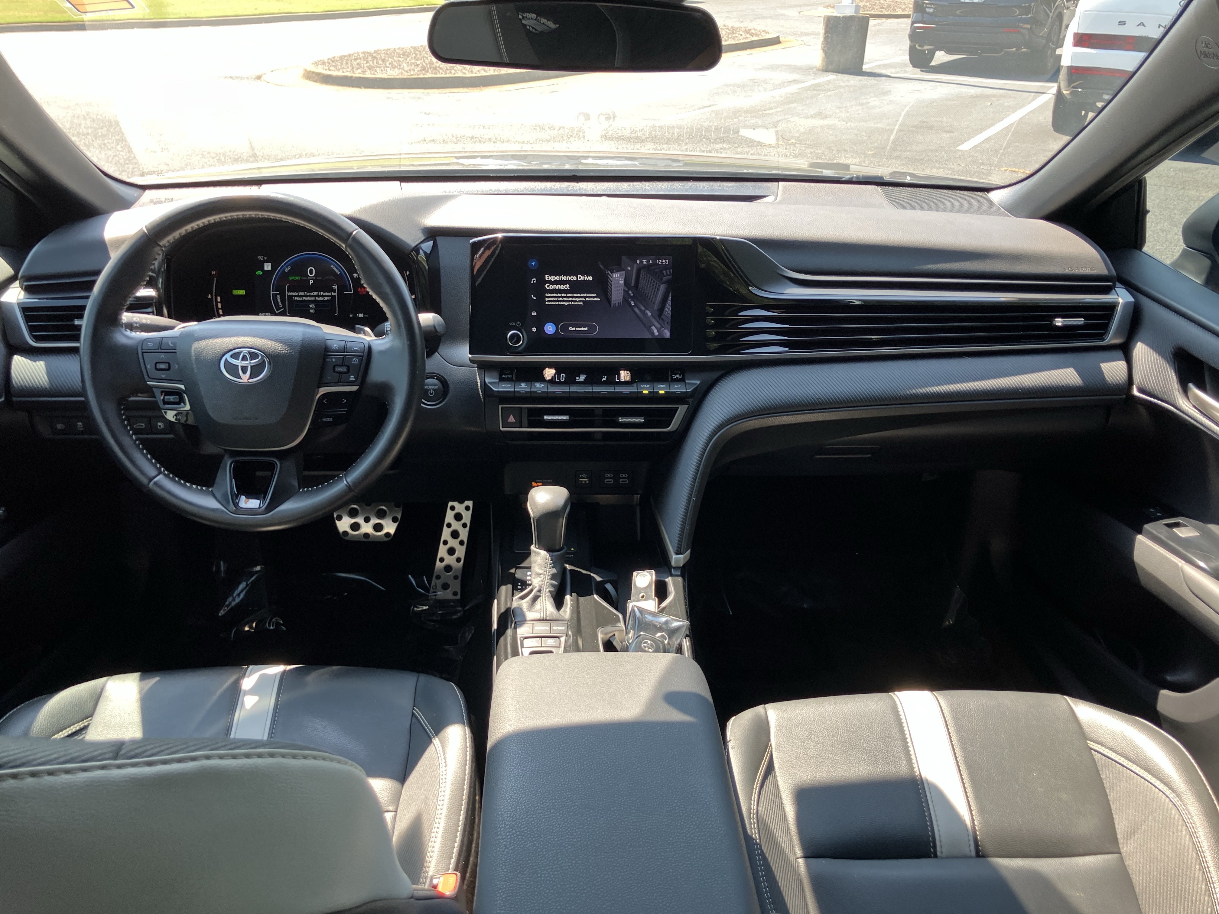 Used 2025 Toyota Camry SE FWD image 32