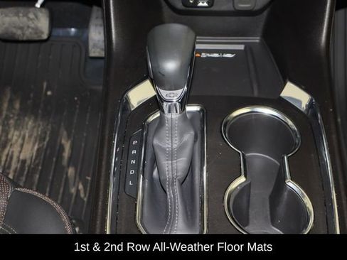 Used 2023 Chevrolet Traverse High Country image 11