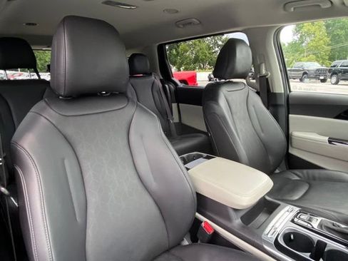 Used 2023 Kia Carnival SX FWD image 22