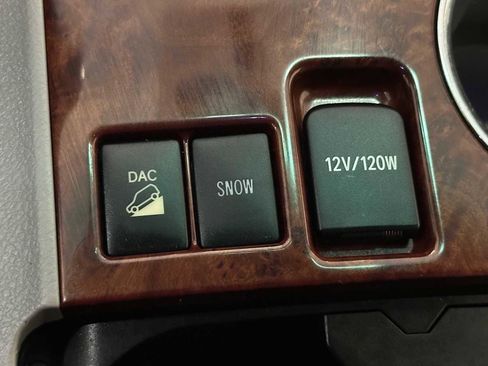 Used 2013 Toyota Highlander Limited image 18