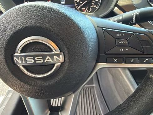 Used 2024 Nissan Altima 2.5 SV FWD image 18
