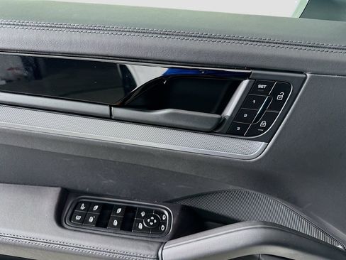 Certified 2024 Porsche Cayenne AWD/4WD image 20