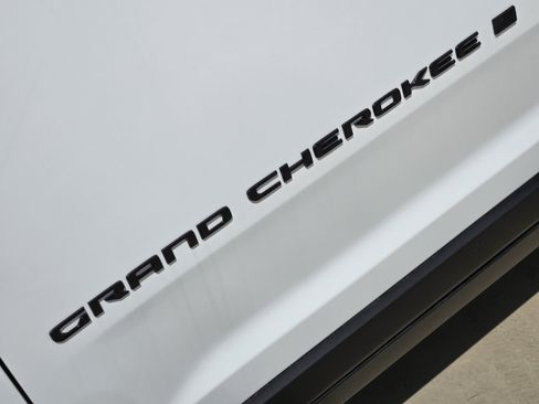 New 2026 Jeep Grand Cherokee L 4WD image 8