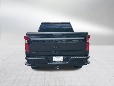 Used 2023 Chevrolet Silverado 1500 Custom Trail Boss w/ LPO, Dark Essentials Package AWD/4WD image 7