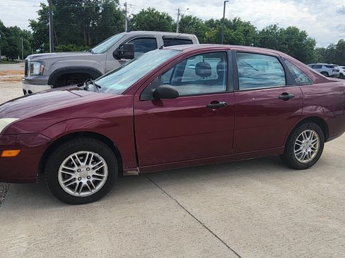 Used 2007 Ford Focus SES FWD image 5