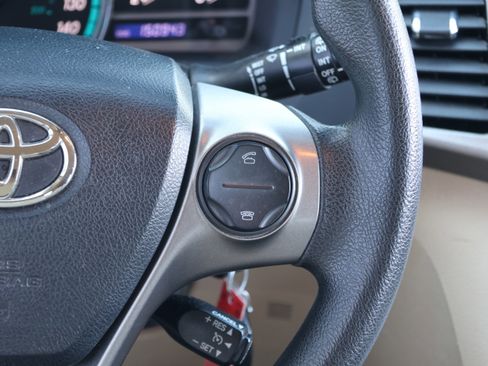 Used 2013 Toyota Venza LE w/ LE Convenience Pkg image 22
