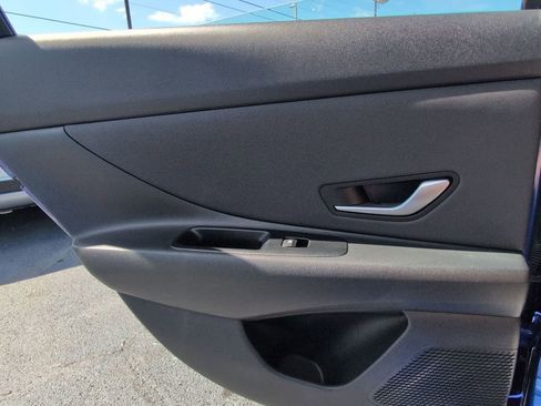 Used 2025 Hyundai Elantra SEL FWD image 27