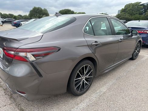 Used 2024 Toyota Camry SE w/ Convenience Package image 5