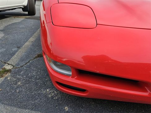 Used 2004 Chevrolet Corvette Convertible w/ Preferred Equipment Group image 7