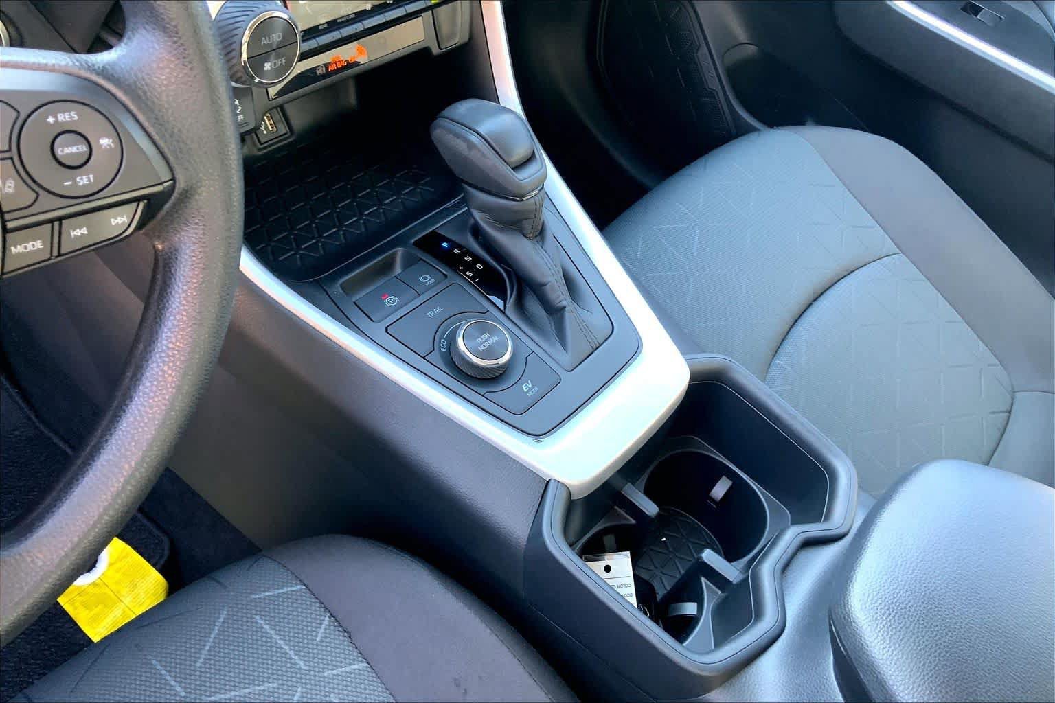 Used 2025 Toyota RAV4 XLE w/ Convenience Package AWD/4WD image 14