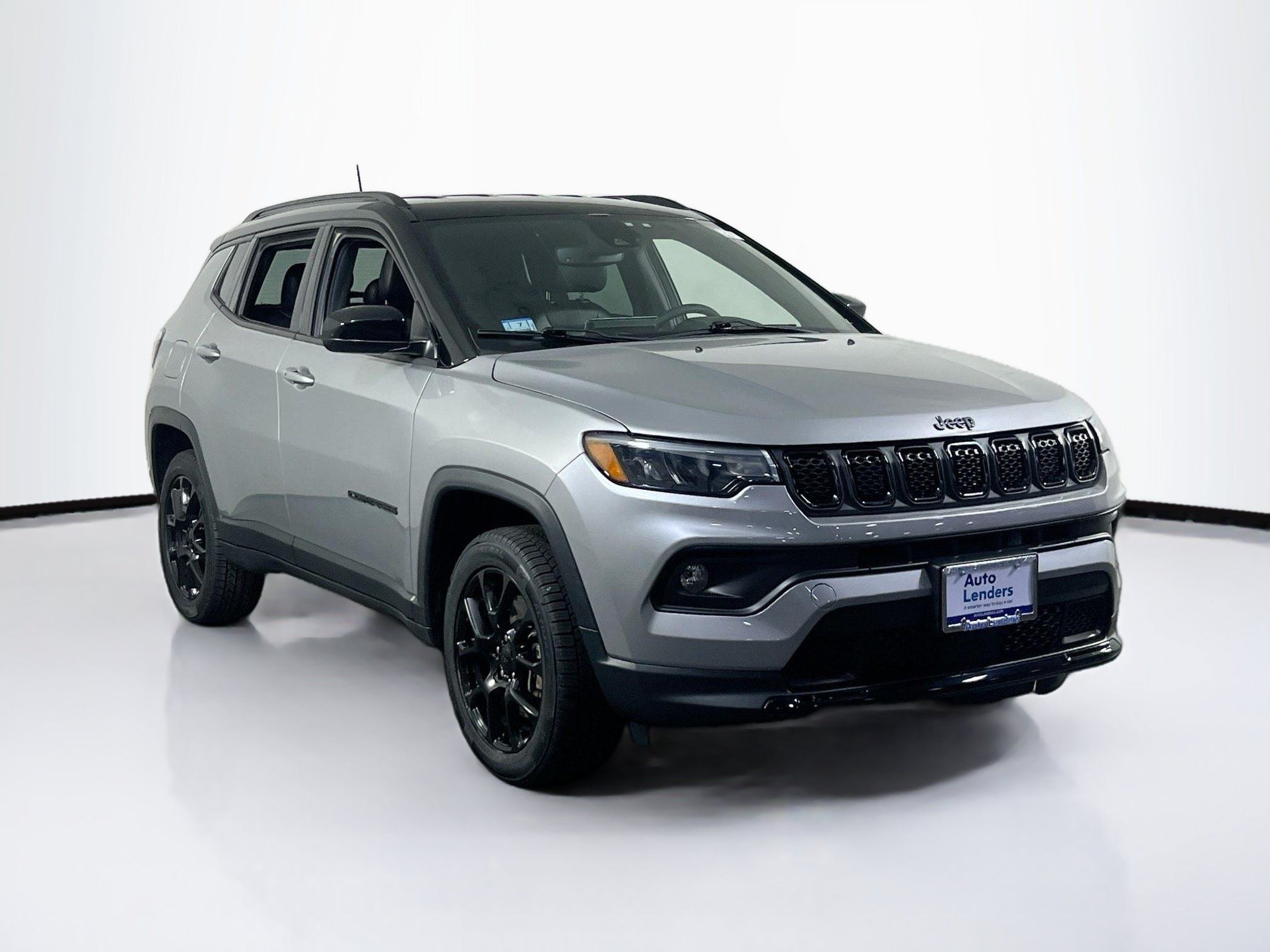 Used 2023 Jeep Compass Latitude w/ Convenience Group AWD/4WD image 3