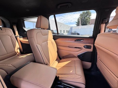 Certified 2024 Jeep Grand Cherokee L Summit AWD/4WD image 22