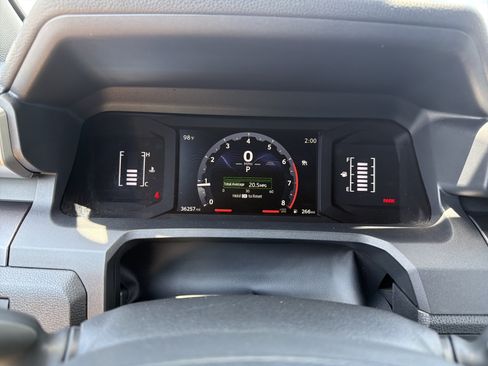 Certified 2025 Toyota 4Runner SR5 AWD/4WD image 11