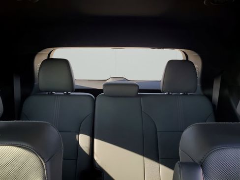 New 2026 GMC Acadia AT4 w/ Luxury Package AWD/4WD image 28
