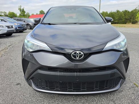Used 2021 Toyota C-HR XLE FWD image 19