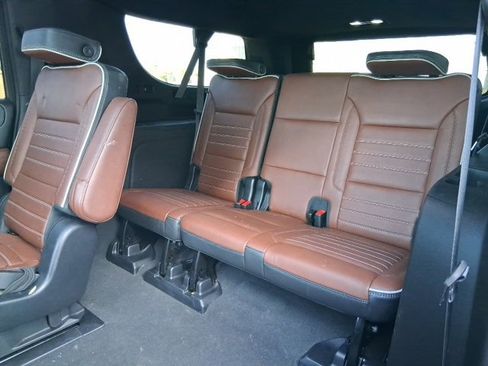 Used 2023 GMC Yukon XL Denali Ultimate image 25