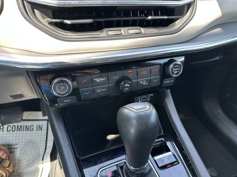 Used 2024 Jeep Compass Limited AWD/4WD image 12