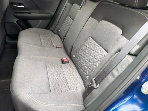 Used 2025 Nissan Kicks SV AWD/4WD image 41