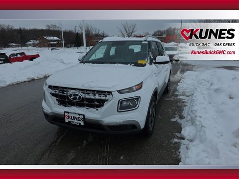 Used 2023 Hyundai Venue SEL image 22