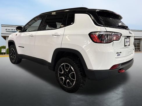 Used 2024 Jeep Compass Trailhawk image 3