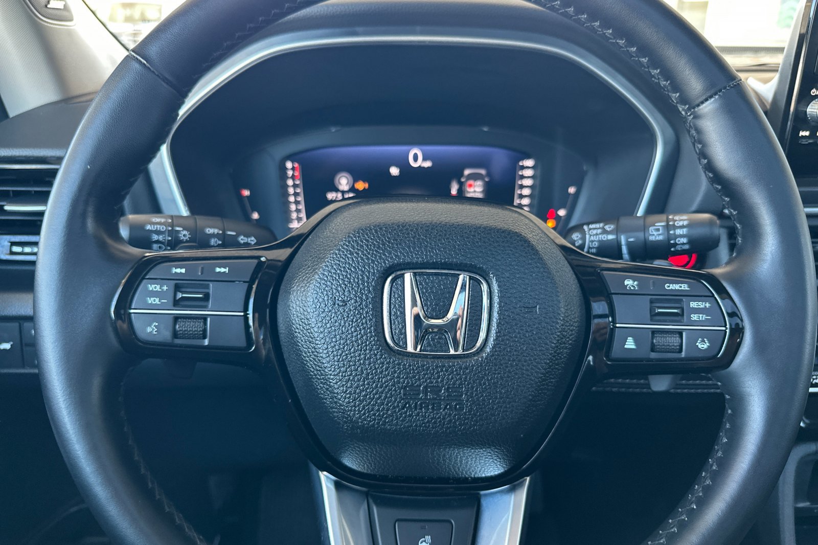 Used 2025 Honda Pilot Elite image 24