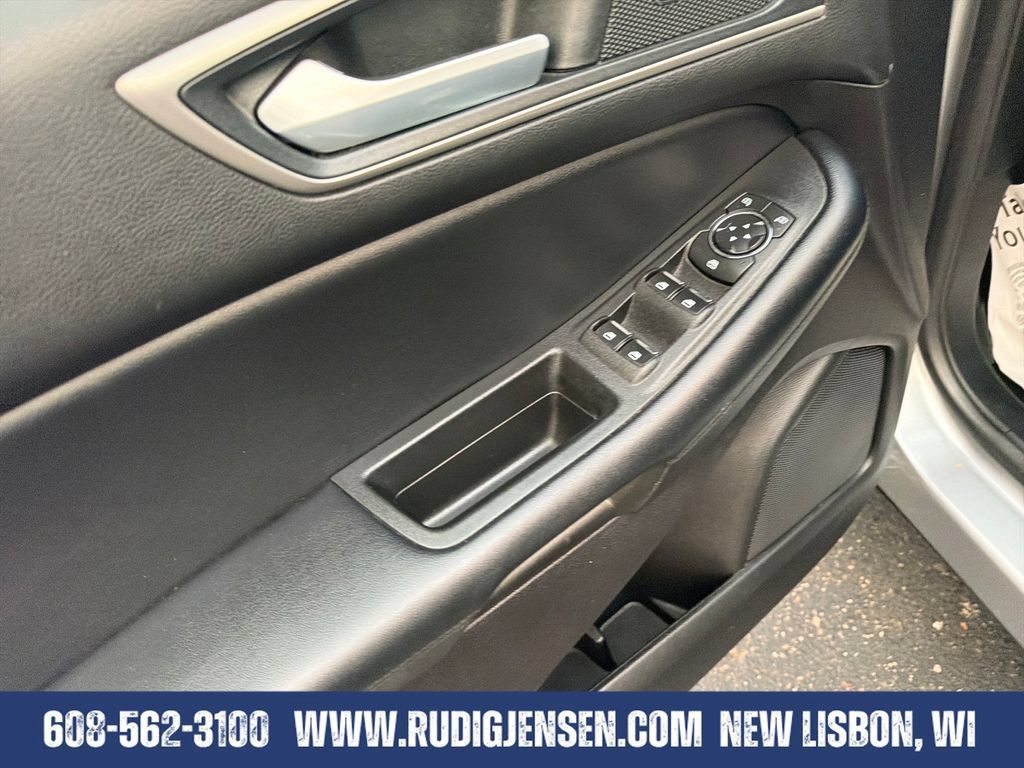 Used 2022 Ford Edge SEL AWD/4WD image 11